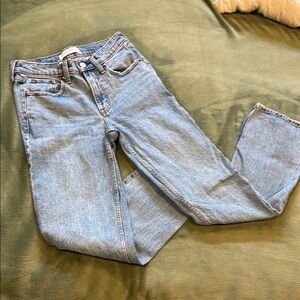 Abercrombie & Fitch Mid Rise “The Straight”